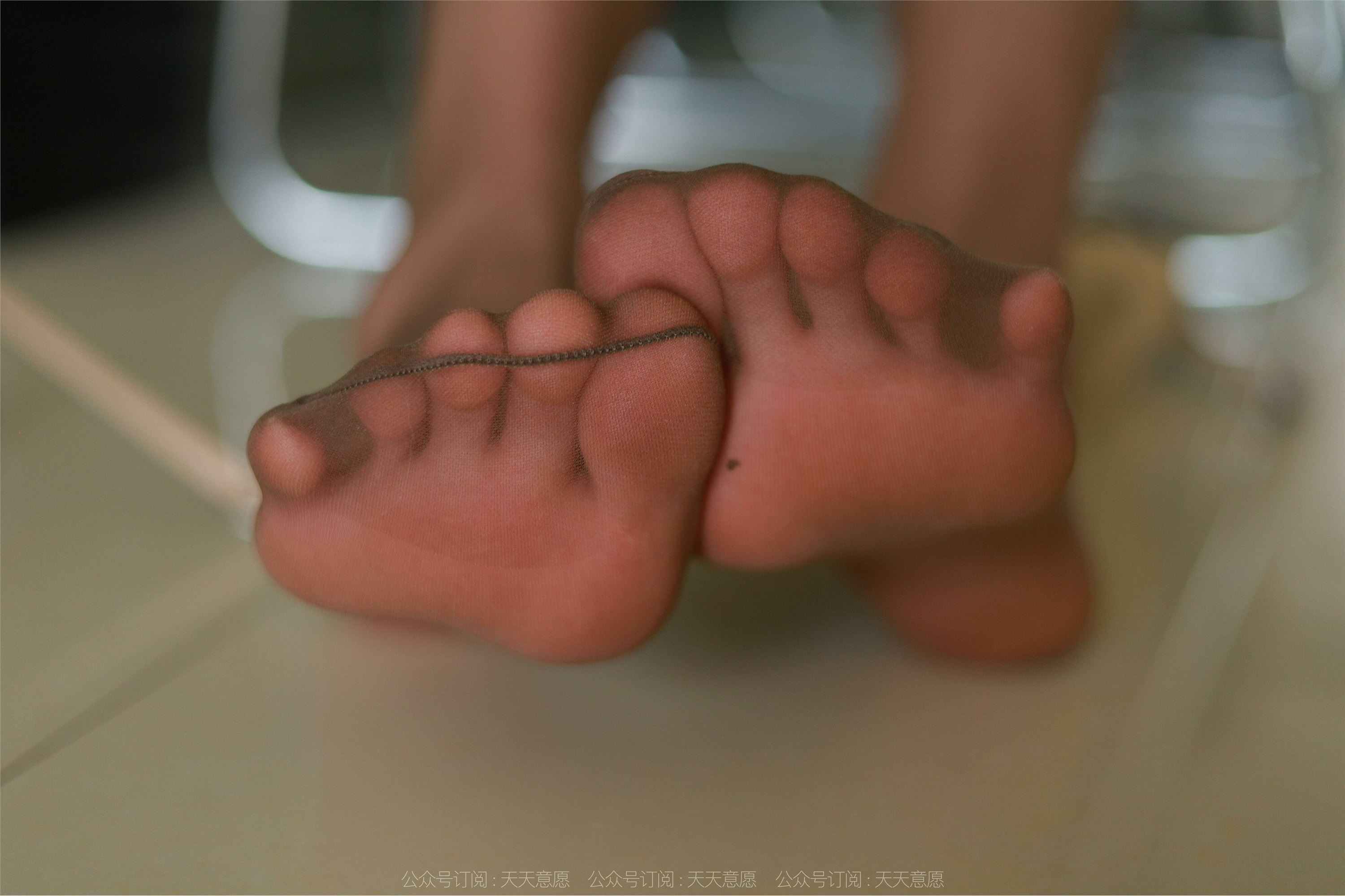 IESS异思趣向  2022.06.14 丝享家 1117：小六《咖啡丝皮裙》